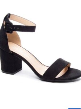 CL by Laundry Black faux suede evening sandals, size 7